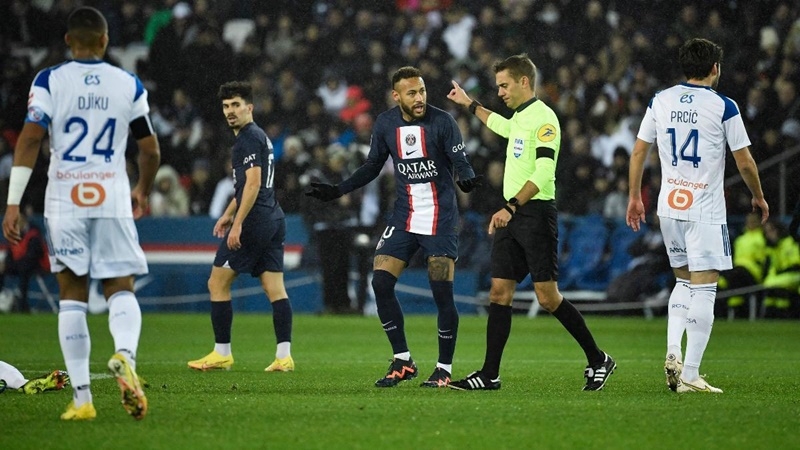 Neymar lại "nghỉ phép" vào dịp năm mới