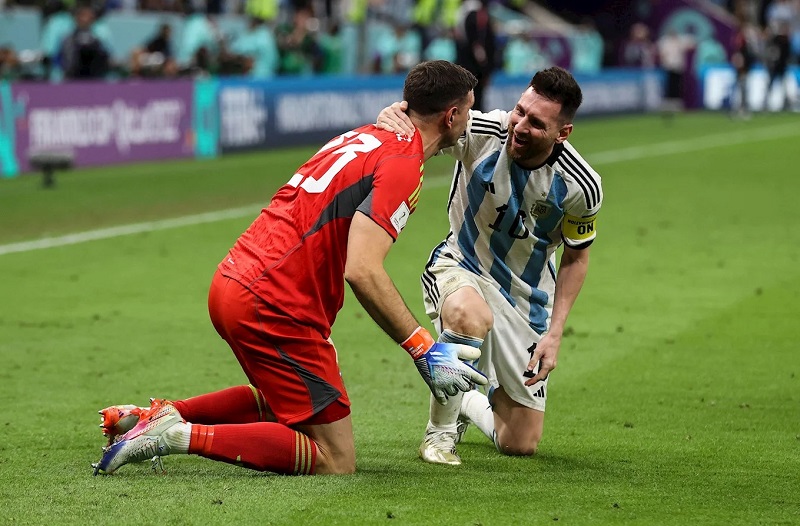 Thủ thành của Aston Villa đứng trước nhiệm vụ lớn lao trong khung thành của Argentina