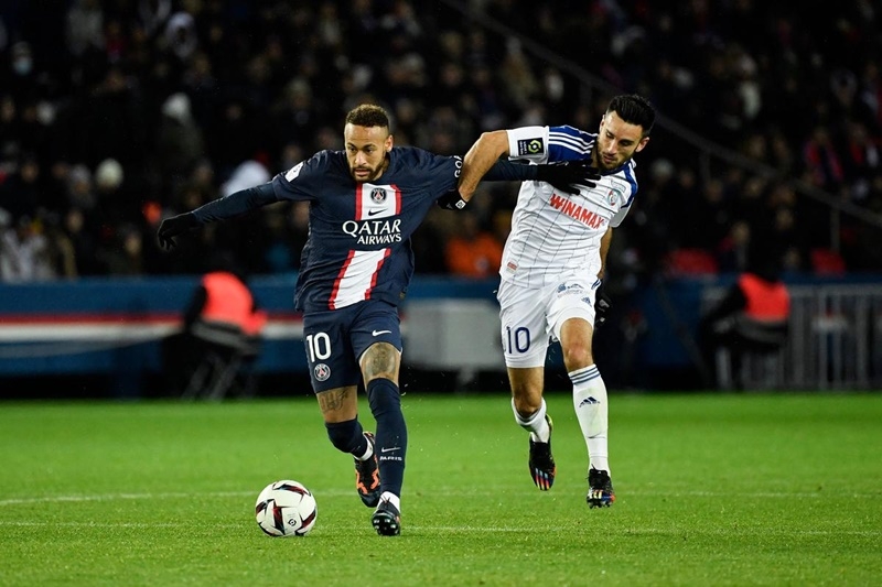 Neymar gây thất vọng khi nhận 2 thẻ vàng trong 2 phút