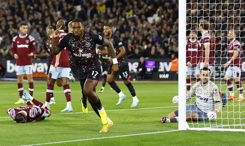 Toney tiếp tục chuỗi trận thăng hoa