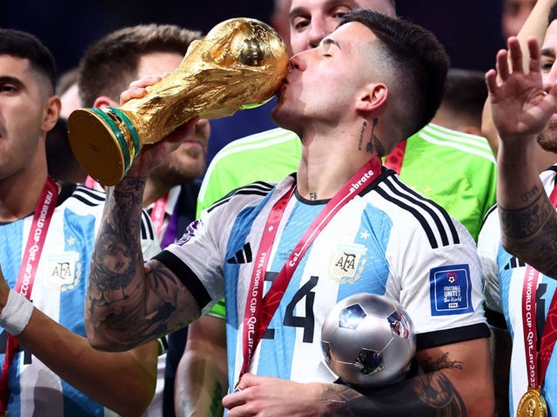 Mục tiêu hàng đầu của Chelsea là Enzo Fernandez