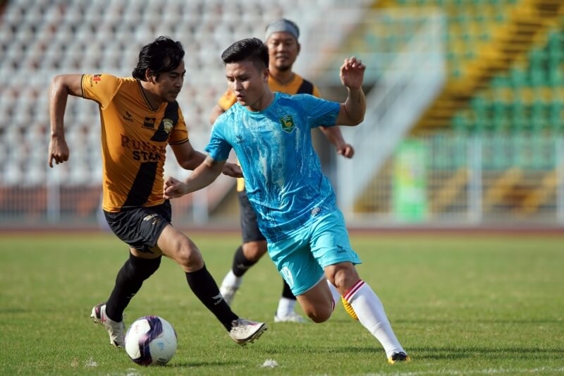 CLB Quang Hải từng khoác áo bỏ giải vì thiếu tiền