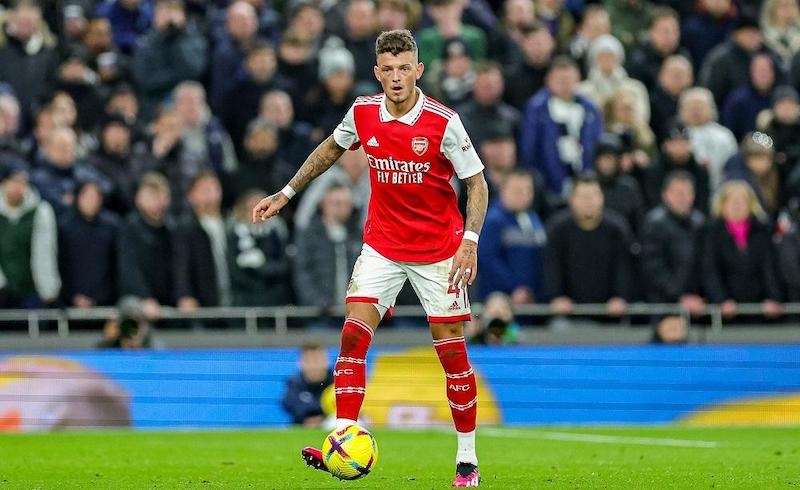 Ben White đang có phong độ thấp