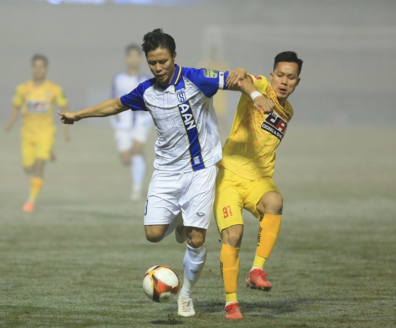 SLNA chơi tốt hơn dù phải làm khách