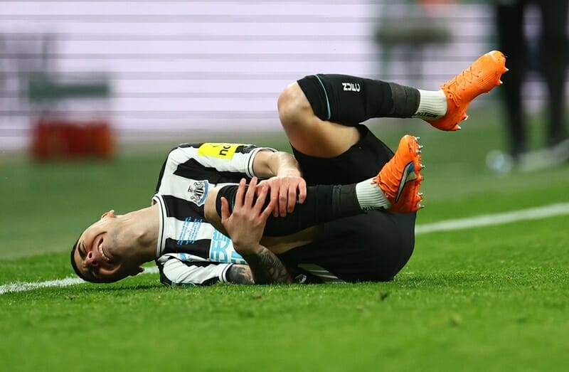 Almiron sẽ phải ngồi ngoài gần 1 tháng