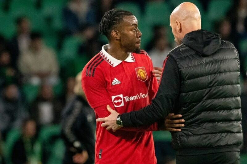 Không được thi đấu, sao MU tỏ thái độ với Ten Hag