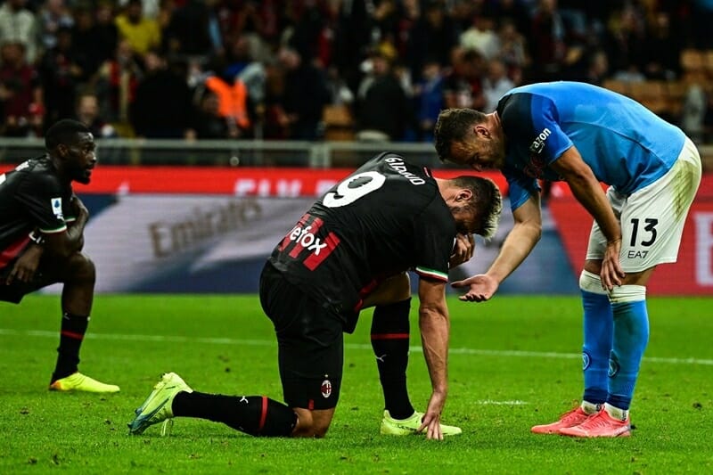 Napoli từng đánh bại Milan trên sân khách mùa này
