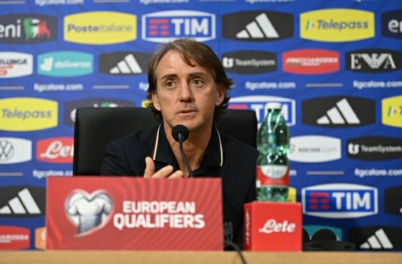 HLV Mancini đã dành lời khen cho tuyển Anh