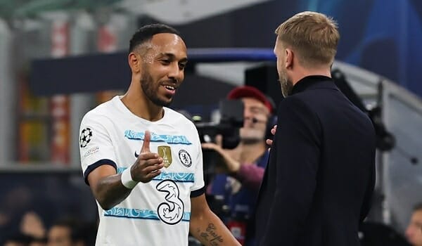 Aubameyang 'like' bài đăng sa thải Graham Potter
