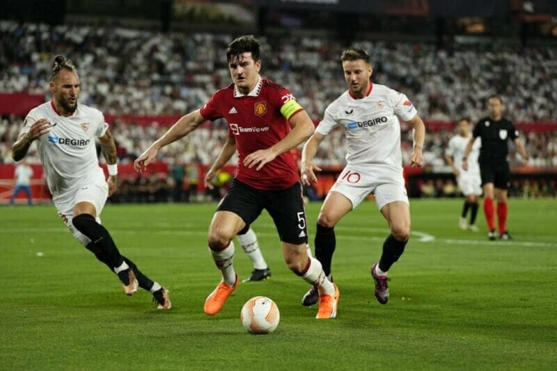 Maguire khó lòng trụ lại Old Trafford