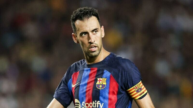 Barca không thể đáp ứng mức lương của Busquets