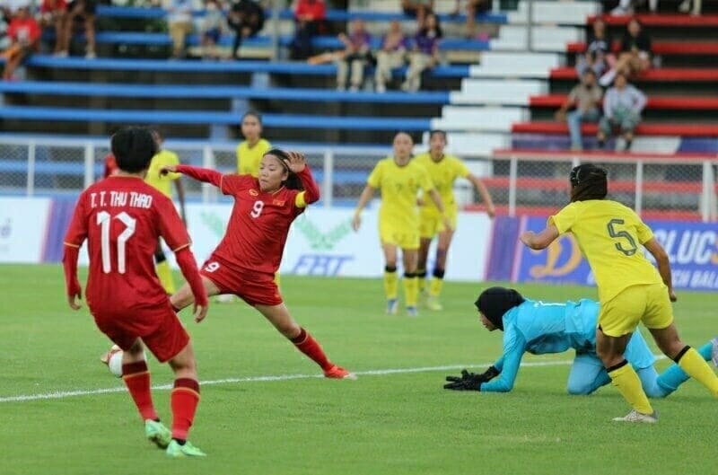 Huỳnh Như chưa thể ghi bàn ở trận ra quân (Ảnh: Tuổi trẻ)