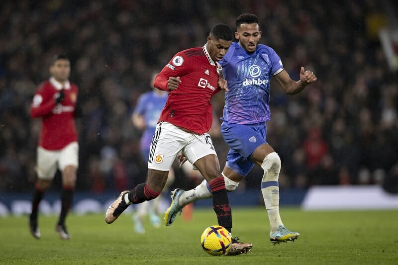 M.U cần chiến thắng.