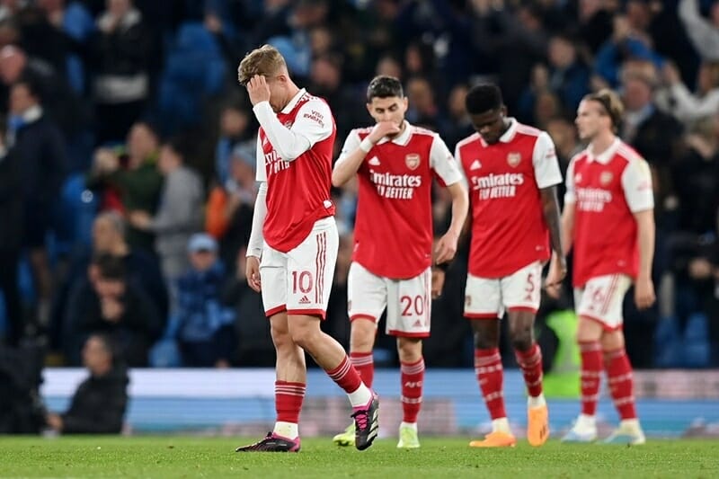 Arsenal gục ngã trước ngưỡng thiên đường