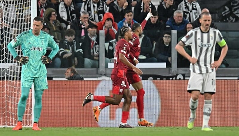 Sevilla khiến cầu trường câm lặng với bàn mở tỷ số