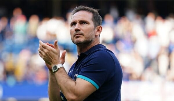 Lampard phản ứng thế nào khi Everton trụ hạng thành công?