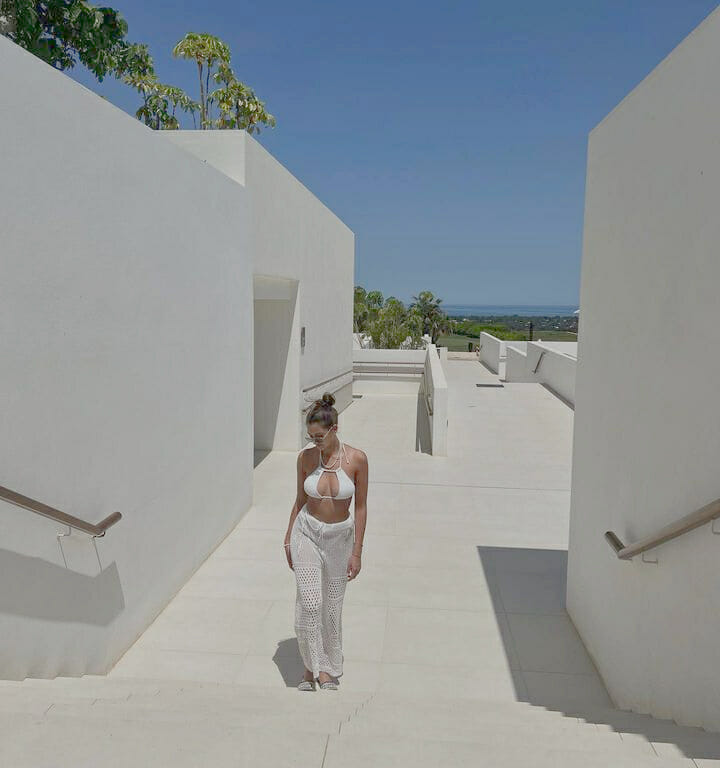 Thân hình gây mê hoặc của Sophia