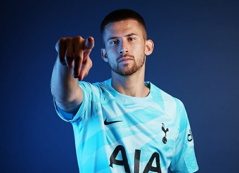 Vicario gia nhập Tottenham từ Empoli