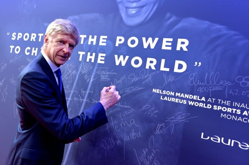 Arsene Wenger đứng sau sự thay đổi về luật việt vị