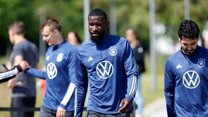 Chuyển nhượng MU: Săn đón trung vệ Real Madrid