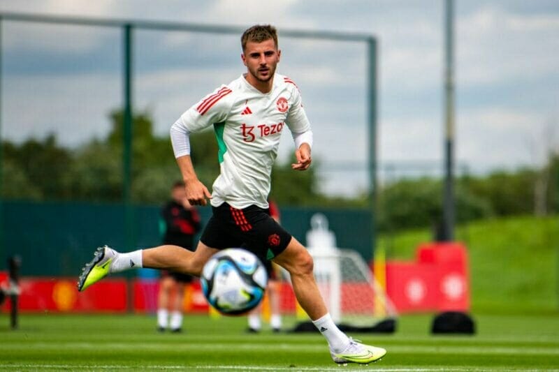 Mount đang tập luyện cho ngày ra mắt