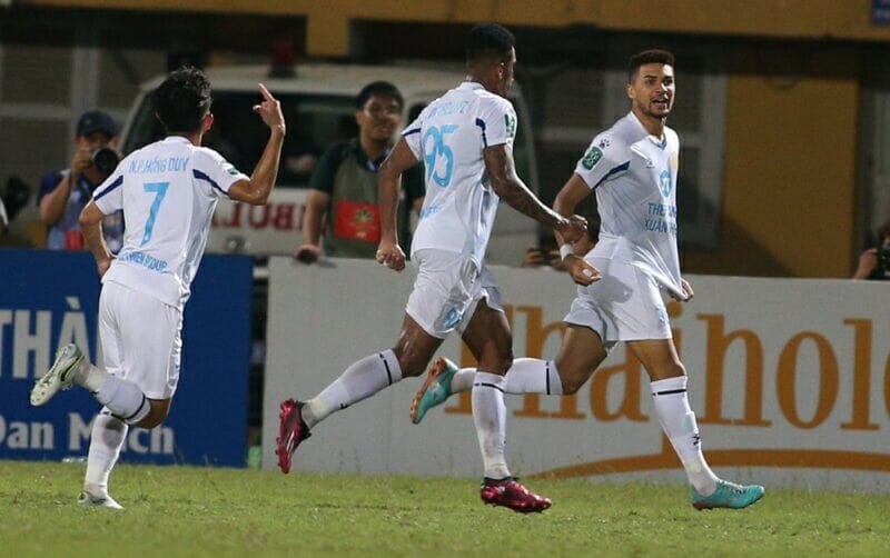 Hendrio để lại điểm nhấn chỉ vài phút sau khi vào sân với bàn phá vỡ thế bế tắc (Ảnh: Vietnamnet)