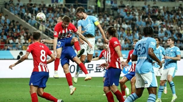 Khoảnh khắc làm bàn của Dias ở cuối trận