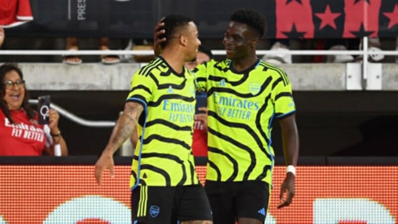 Jesus mở đầu cho bữa tiệc của Arsenal