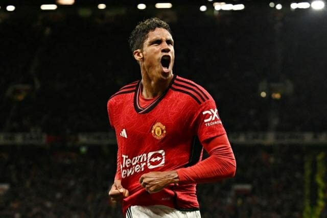 Varane hóa người cứu rỗi đội chủ nhà