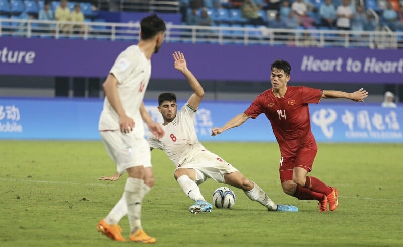 Olympic Việt Nam là đội duy nhất của Đông Nam Á bị loại ngay vòng bảng (Ảnh: Người Lao Động)