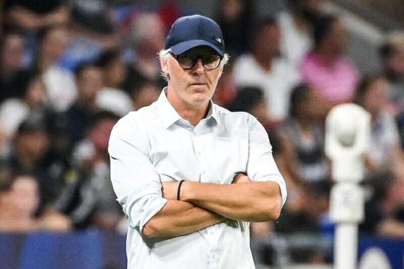 Blanc bị mất việc vì thành tích yếu kém