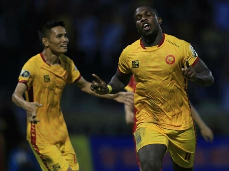 Tiền đạo Rimario trở lại khoác áo CLB Đông Á Thanh Hóa. (Ảnh: VPF)