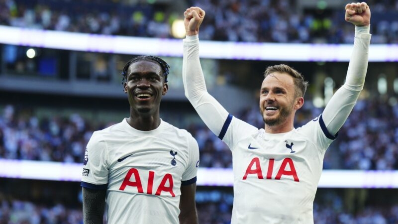 Hàng tiền vệ Tottenham thăng hoa: Không chỉ nhờ Maddison!