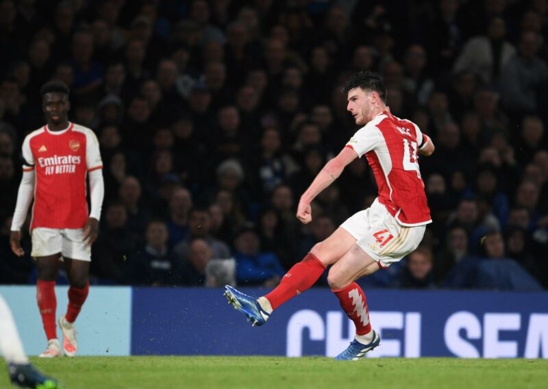 Bàn thắng quan trọng của Declan Rice góp phần giúp Arsenal giữ lại 1 điểm trước Chelsea.