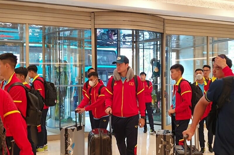 ĐT Việt Nam đã đến Trung Quốc. Ảnh: VFF.