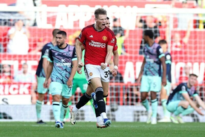 Scott McTominay đóng vai người hùng mang về chiến thắng cho Man United.