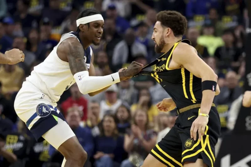 Điểm nhấn của Klay Thompson từ đầu mùa là màn ẩu đả với Jaden McDaniels