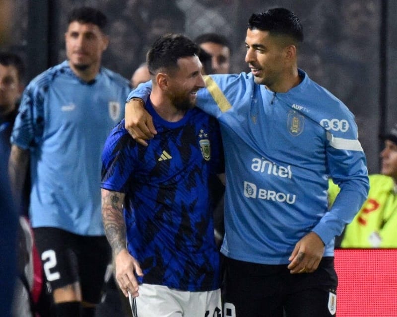 Luis Suarez sẽ tái ngộ Lionel Messi.