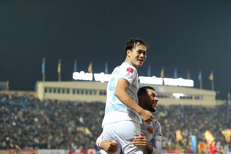 Văn Toàn mong cầu thủ Nam Định được HLV Troussier quan tâm nhiều hơn