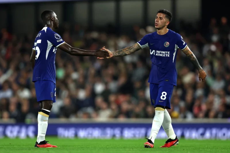 Hàng tiền vệ đắt nhưng xắt không ra miếng của Chelsea