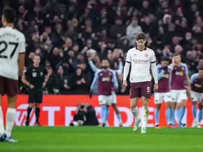 Man City thua toàn diện trước Villa.