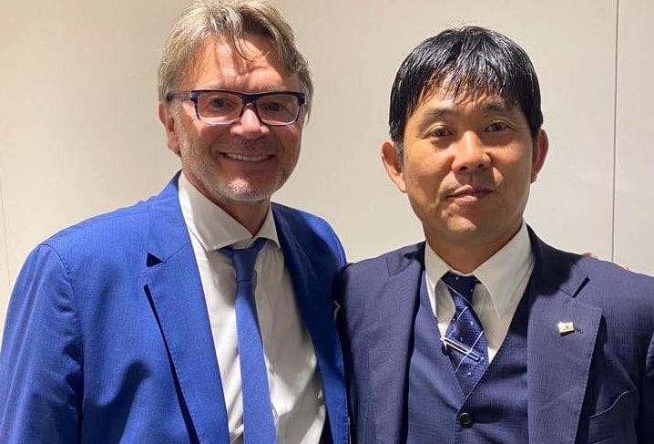 HLV Troussier chia ra vấn đề của HLV Moriyasu tại ĐT Nhật Bản.