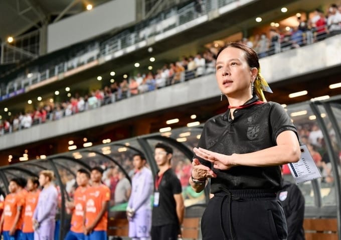 Madam Pang chia tay ĐT Thái Lan để chuẩn bị cho vai trò mới.