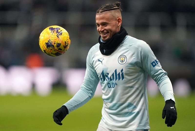 Kalvin Phillips không cạnh tranh được suất đá chính tại Man City.