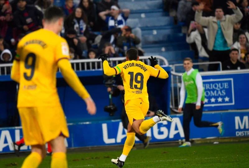 Roque ghi bàn và rời sân trong 9 phút