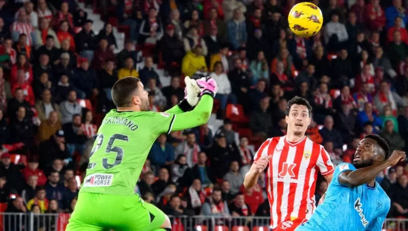 Athletic Bilbao rơi điểm trên sân đội bét bảng