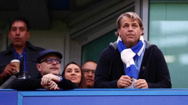 Chelsea gặp khó trong việc tuân thủ luật lệ tài chính