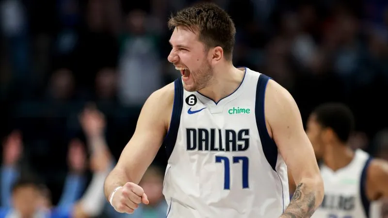 Giúp Dallas Mavericks thắng 4 trận liền, Luka Doncic được NBA vinh danh