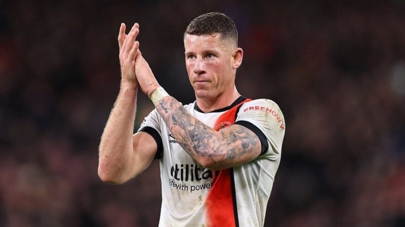 Ross Barkley đang chơi rất hay trong màu áo Luton Town