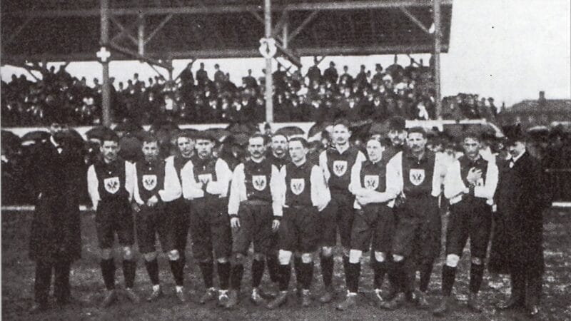 Đội tuyển Đức trong trận đấu quốc tế đầu tiên năm 1908